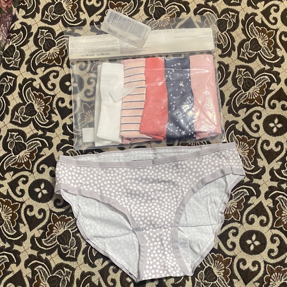 Amazon Essentials Women’s 6-Pack Cotton Bikini Underwear – Stars & Dots Mix – XS